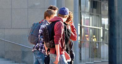 Adolescents qui marchent